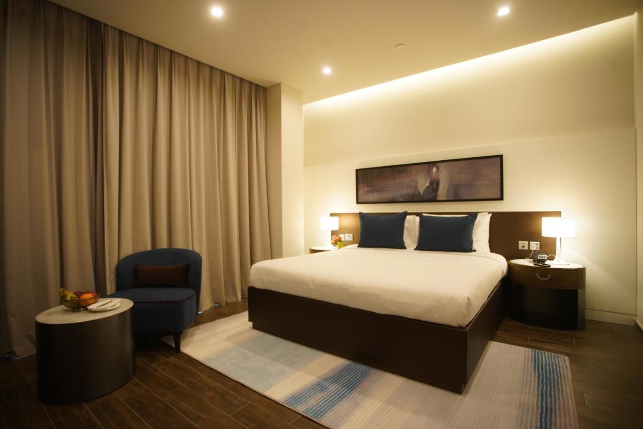 C - Hotel And Suites ドーハ エクステリア 写真