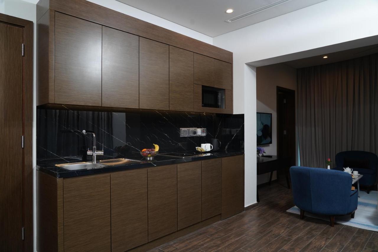 C - Hotel And Suites ドーハ エクステリア 写真