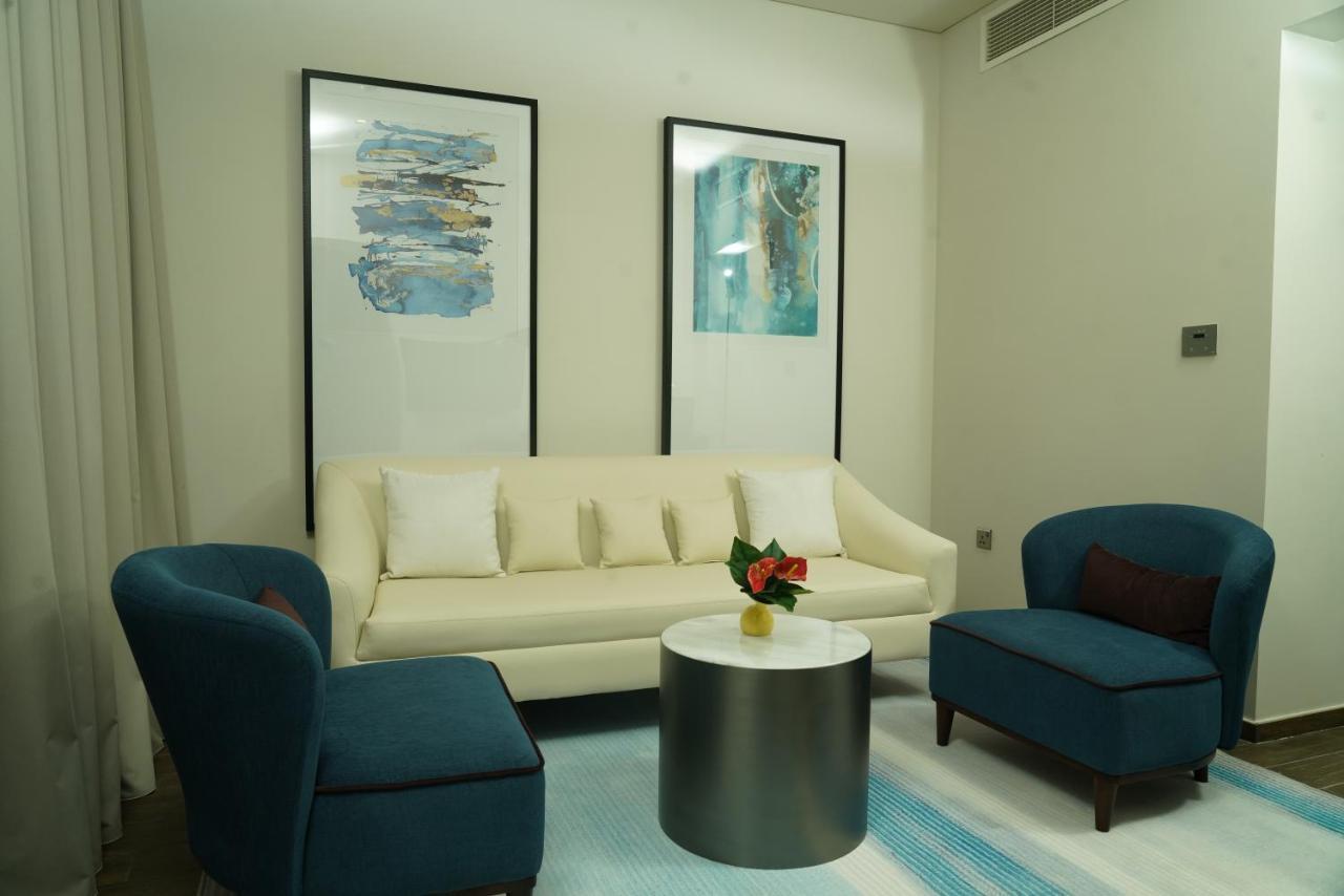 C - Hotel And Suites ドーハ エクステリア 写真