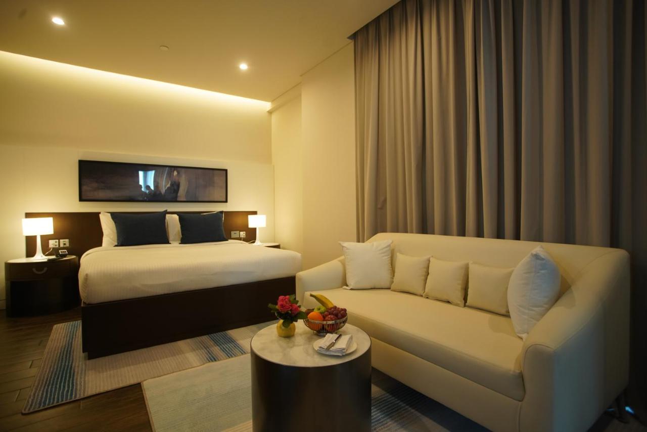 C - Hotel And Suites ドーハ エクステリア 写真