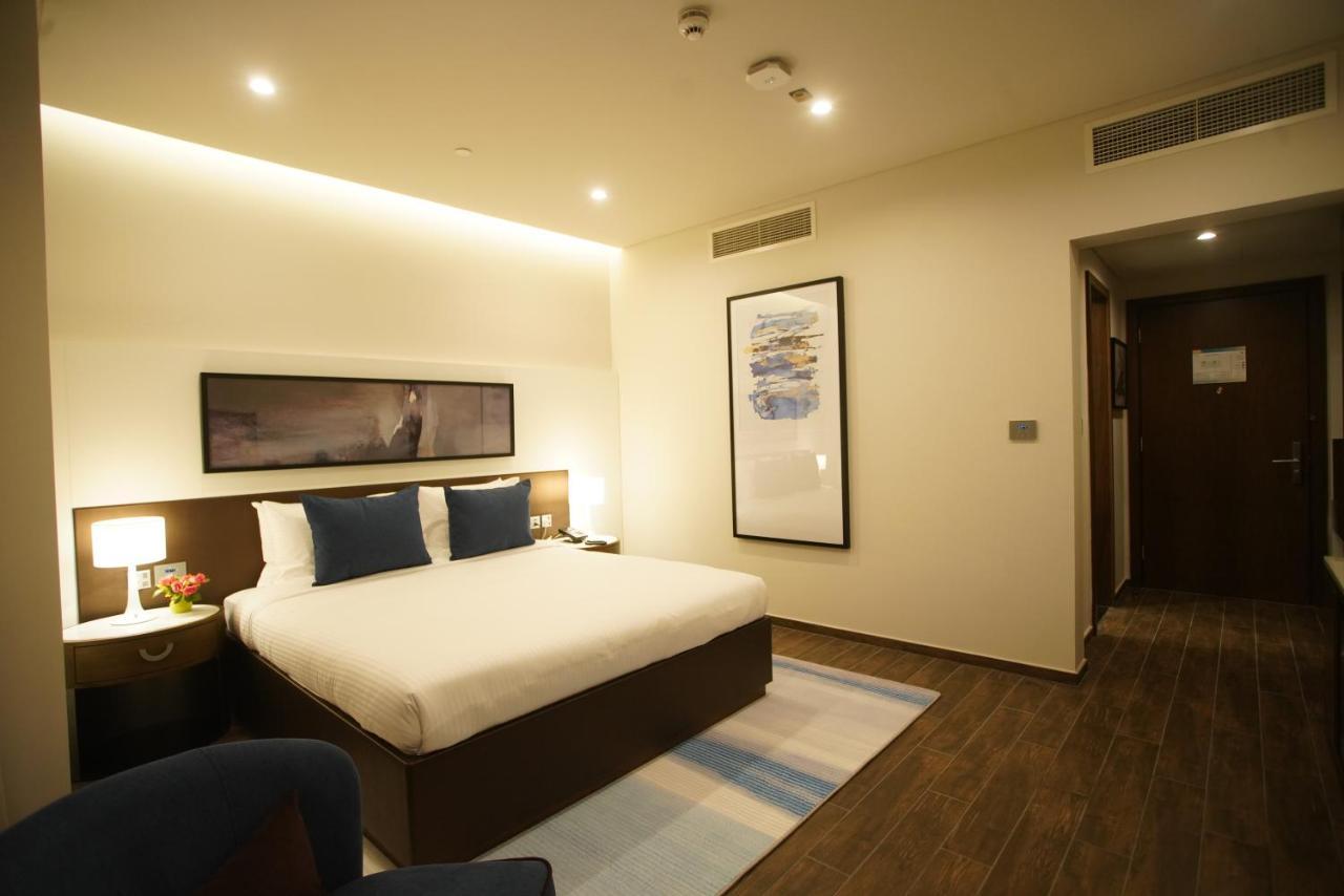 C - Hotel And Suites ドーハ エクステリア 写真